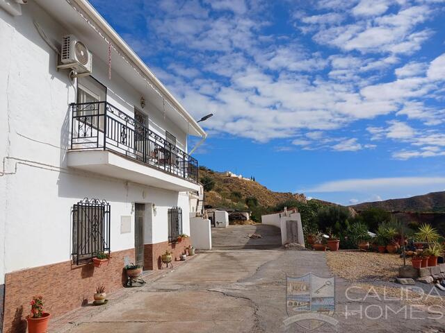 Cortijo Tranquila: Village or Town House for Sale in Cantoria, Almería Cortijo Tranquila: Village or Town House for Sale in Cantoria, Almería