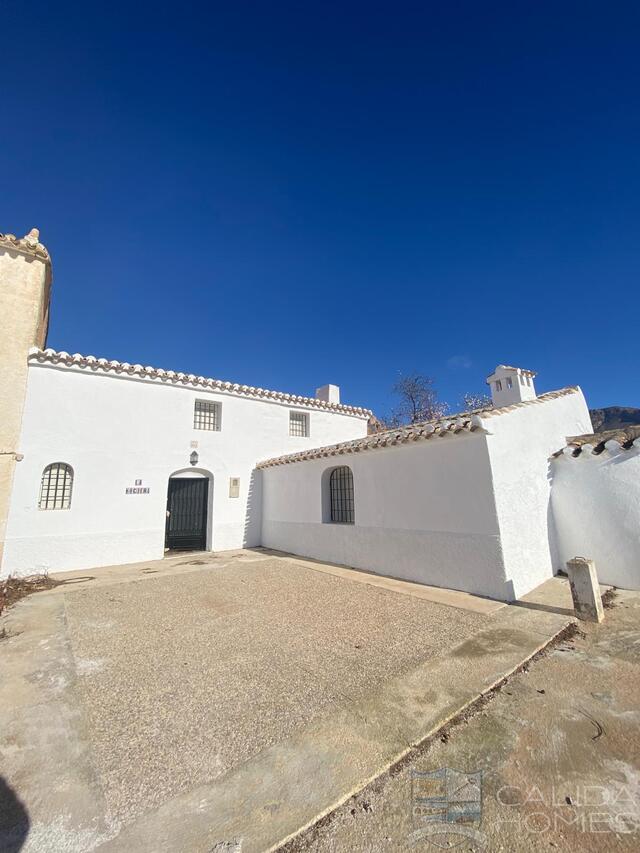 Cortijo Vigas: Detached Character House for Sale in Velez-Rubio, Almería