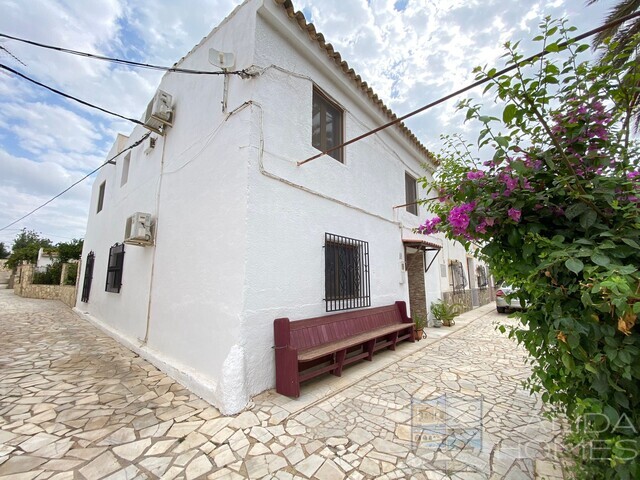 Cortijo Violet : Dorp of Stadshuis te Koop in Arboleas, Almería