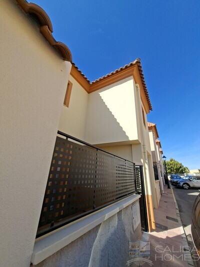 Duplex Magnolia: Duplex in La Alfoquia, Almería