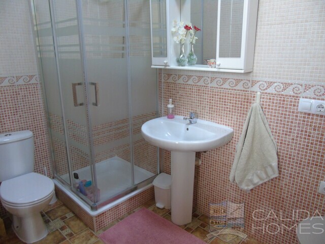 Elena: Resale Villa for Sale in Partaloa, Almería