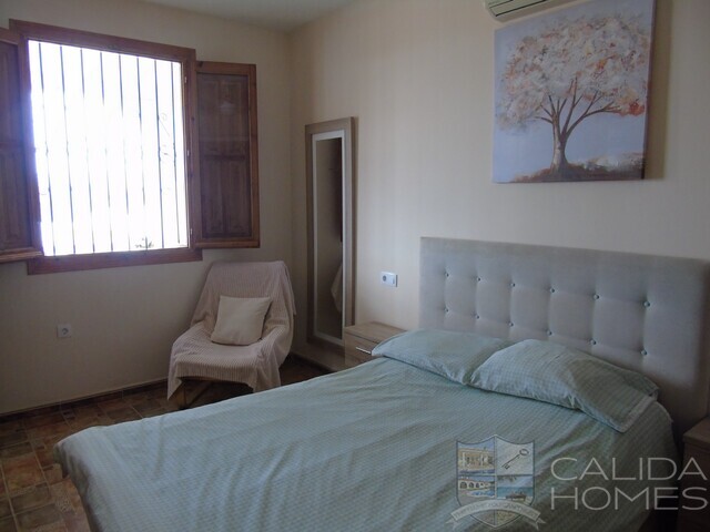 Elena: Resale Villa for Sale in Partaloa, Almería