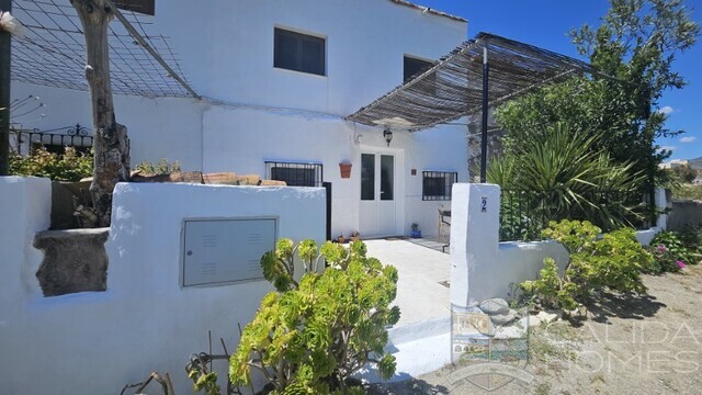 Finca Floral: Village or Town House for Sale in Fines, Almería