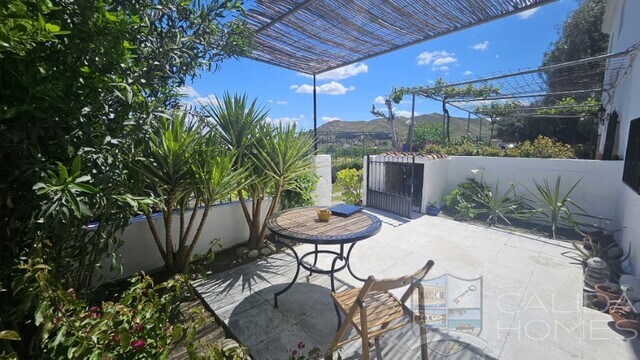 Finca Floral: Village or Town House for Sale in Fines, Almería