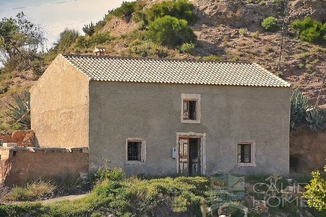 Finca Simone: Vrijstaande Huis met Karakter te Koop in Albox, Almería