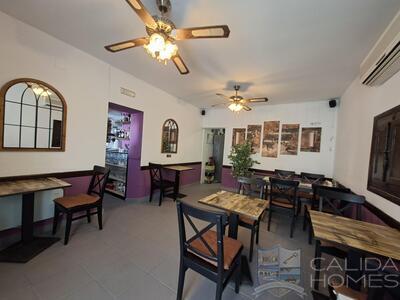 La Fiesta: Resale Villa in Arboleas, Almería