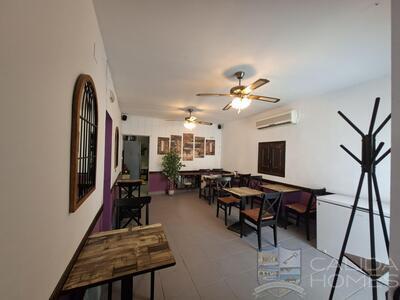 La Fiesta: Resale Villa in Arboleas, Almería