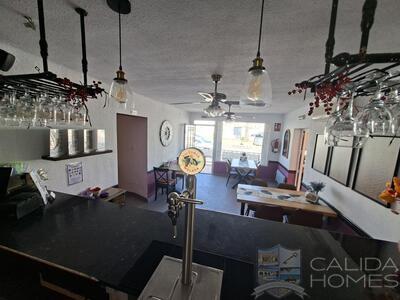 La Fiesta: Resale Villa in Arboleas, Almería
