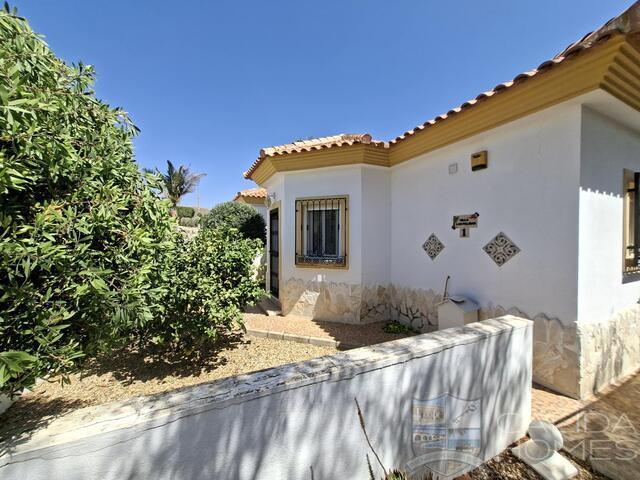 Palmera Dulce: Resale Villa for Sale in Arboleas, Almería