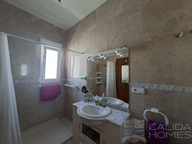 Palmera Dulce: Resale Villa for Sale in Arboleas, Almería