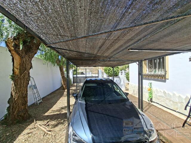 Palmera Dulce: Resale Villa for Sale in Arboleas, Almería