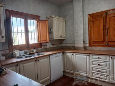 Villa Pearl : Resale Villa in Arboleas, Almería