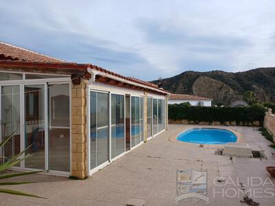 Villa Pearl : Resale Villa in Arboleas, Almería