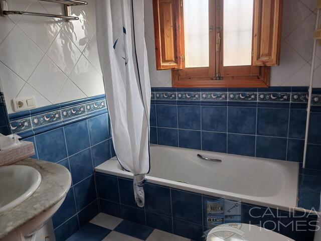 Villa Pearl : Resale Villa for Sale in Arboleas, Almería