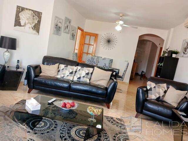 Villa Sierra Vista : Resale Villa for Sale in Arboleas, Almería