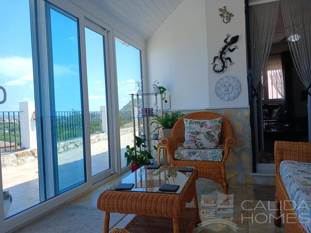 Villa Sierra Vista : Resale Villa for Sale in Arboleas, Almería