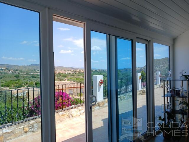 Villa Sierra Vista : Resale Villa for Sale in Arboleas, Almería