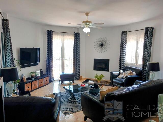 Villa Sierra Vista : Resale Villa for Sale in Arboleas, Almería