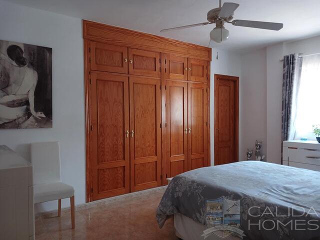 Villa Sierra Vista : Resale Villa for Sale in Arboleas, Almería