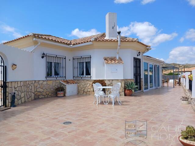 Villa Sierra Vista : Resale Villa for Sale in Arboleas, Almería