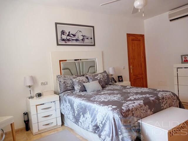 Villa Sierra Vista : Resale Villa for Sale in Arboleas, Almería