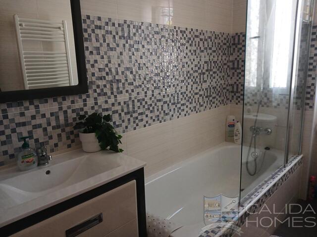 Villa Sierra Vista : Resale Villa for Sale in Arboleas, Almería