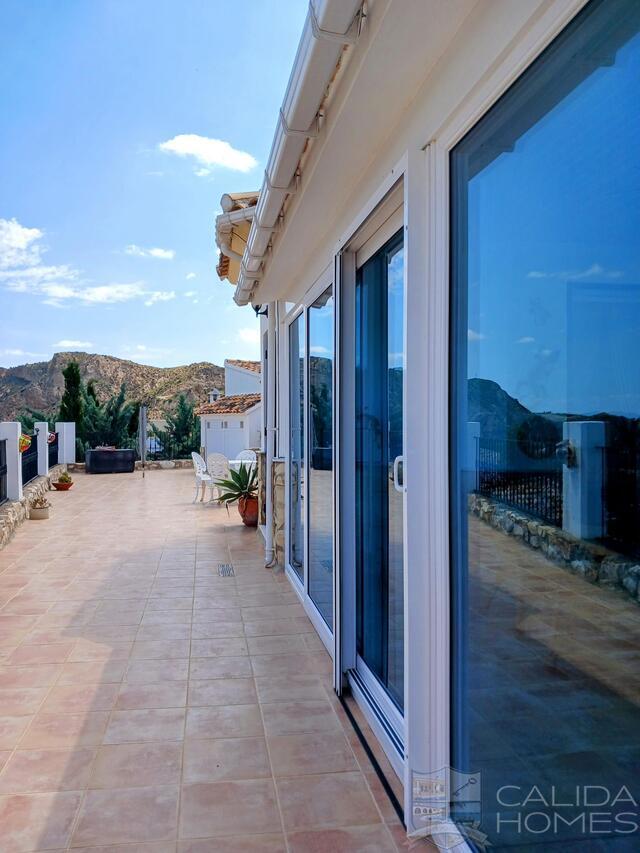 Villa Sierra Vista : Resale Villa for Sale in Arboleas, Almería