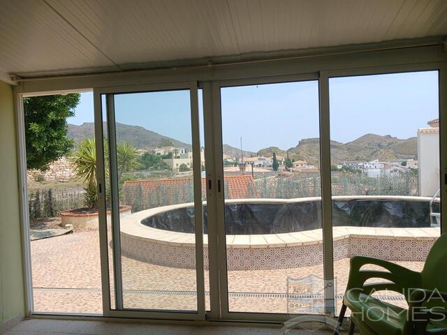 Villa Acacia: Resale Villa for Sale in Arboleas, Almería