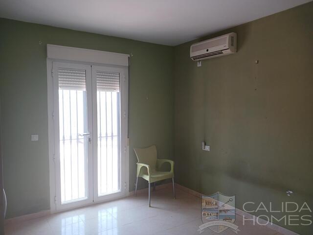 Villa Acacia: Resale Villa for Sale in Arboleas, Almería