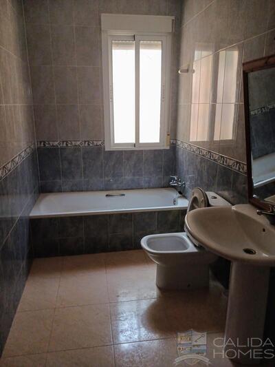 Villa Acacia: Resale Villa in Arboleas, Almería