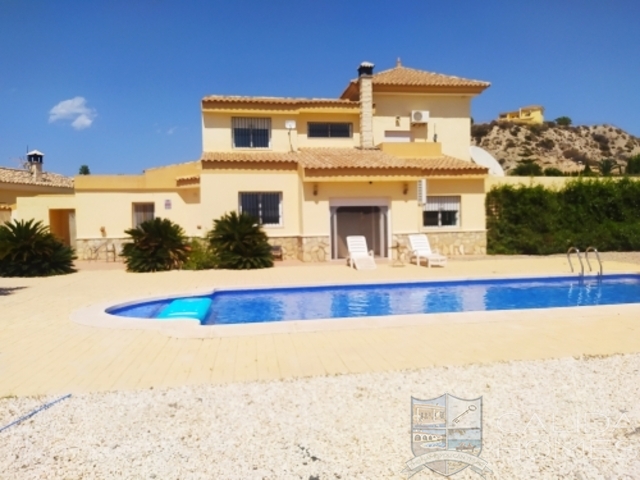 Villa Acer: Resale Villa for Sale in Zurgena, Almería