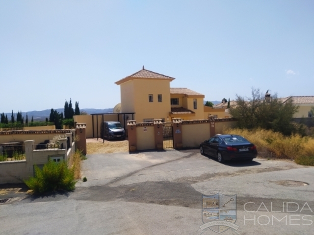 Villa Acer: Resale Villa for Sale in Zurgena, Almería