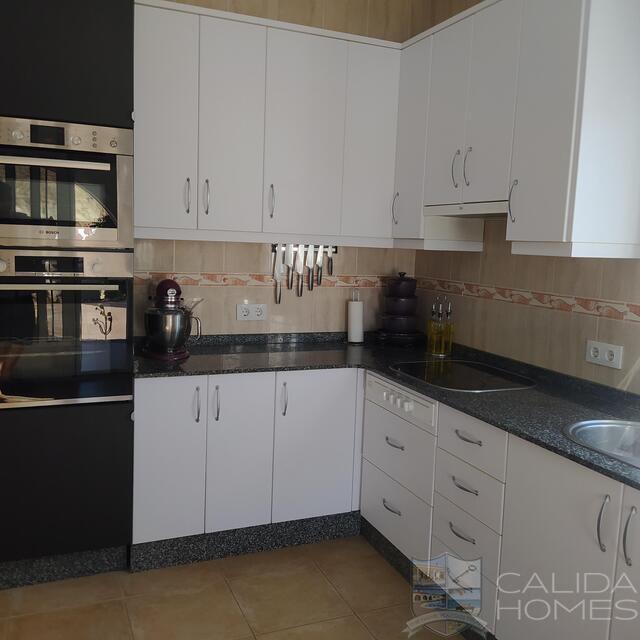 Villa Adelfas: Resale Villa for Sale in Arboleas, Almería