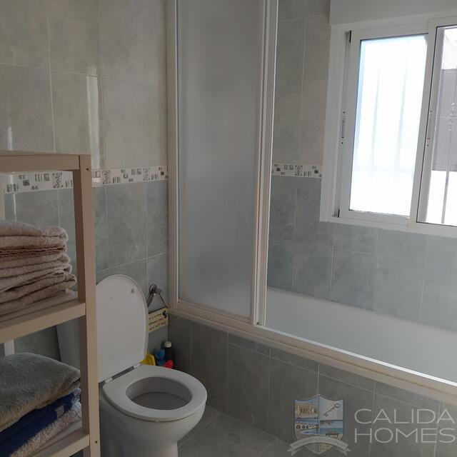 Villa Adelfas: Resale Villa for Sale in Arboleas, Almería