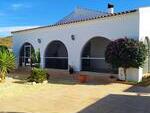 Villa Adelfas: Resale Villa for Sale in Arboleas, Almería