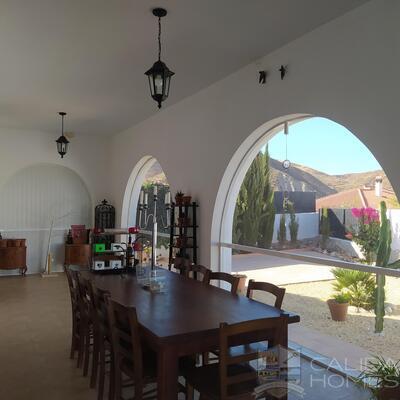 Villa Adelfas: Resale Villa in Arboleas, Almería