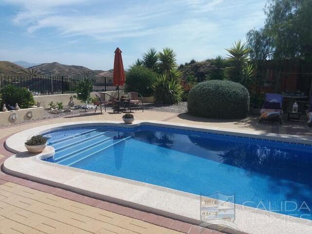 Villa Alegre: Resale Villa for Sale in Arboleas, Almería