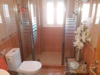 Villa Alegre: Resale Villa in Arboleas, Almería