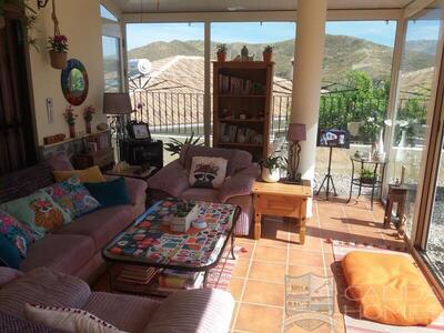 Villa Alegre: Resale Villa in Arboleas, Almería