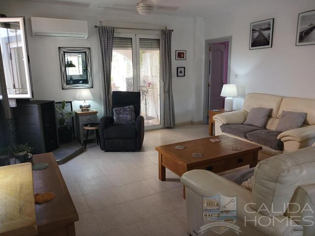 Villa Alegria: Resale Villa for Sale in Arboleas, Almería