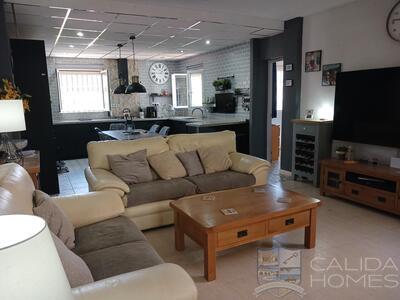 Villa Alegria: Resale Villa in Arboleas, Almería