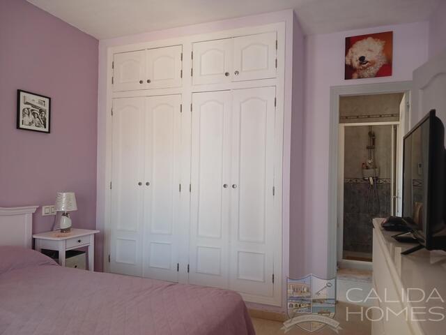Villa Alegria: Resale Villa for Sale in Arboleas, Almería