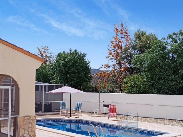 Villa Alex : Resale Villa for Sale in Arboleas, Almería