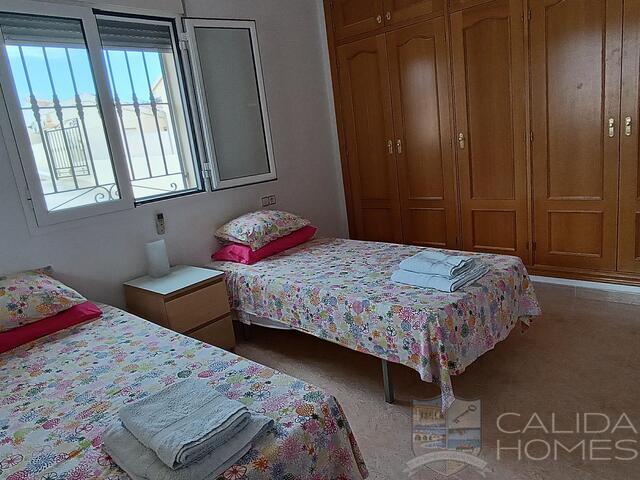 Villa Alex : Resale Villa for Sale in Arboleas, Almería