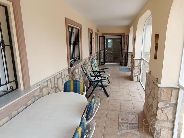 Villa Alex : Resale Villa for Sale in Arboleas, Almería