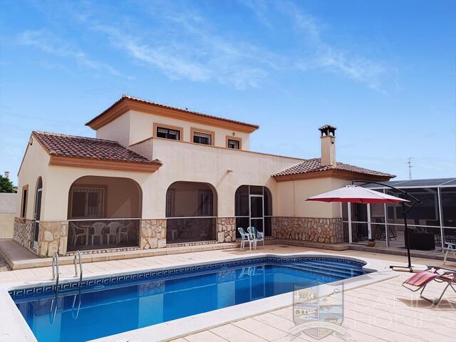 Villa Alex : Resale Villa for Sale in Arboleas, Almería