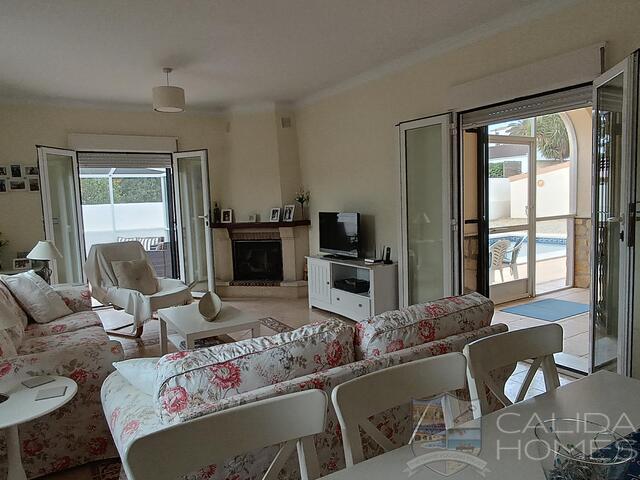 Villa Alex : Resale Villa for Sale in Arboleas, Almería