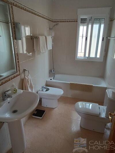 Villa Alex : Resale Villa in Arboleas, Almería
