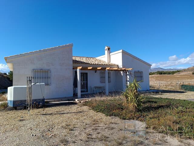 Villa Almendra : Herverkoop Villa te Koop in Albox, Almería