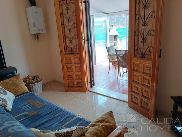 Villa Almendras: Resale Villa for Sale in Arboleas, Almería